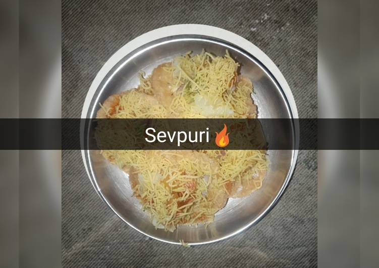 Steps to Make Homemade Sizzling Sev Puri