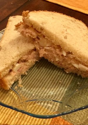 Una foto de Sándwich de atún #DiaDeLaMadre