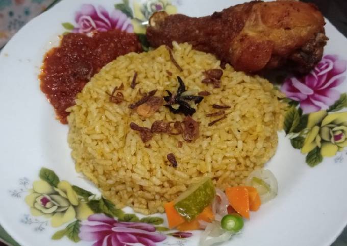 Resep Nasi Kebuli Ayam Rice Cooker dengan beras biasa, Enak