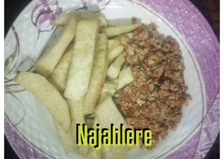 Recipe of Perfect Fried yam and egg sauce