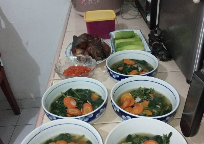 Langkah Mudah untuk Menyiapkan Sayur Bening Daun Ubi Wortel yang Bisa Manjain Lidah