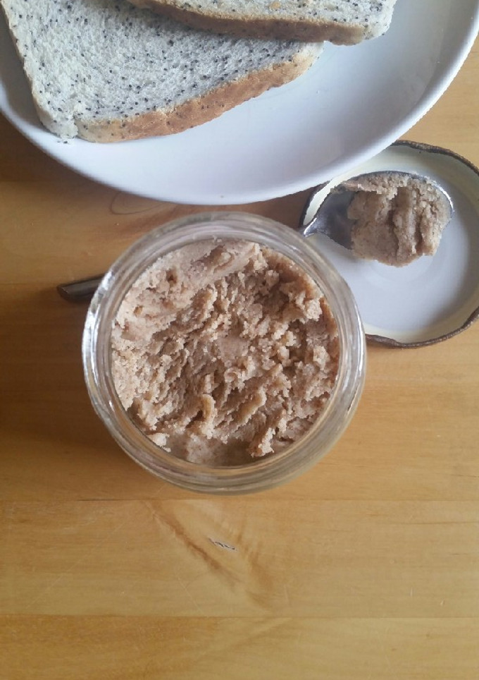 Una foto de Crema de cacahuetes casera rápida