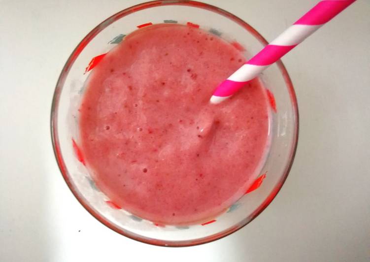 Smoothie de fresas y plátano maduro en MyCook
