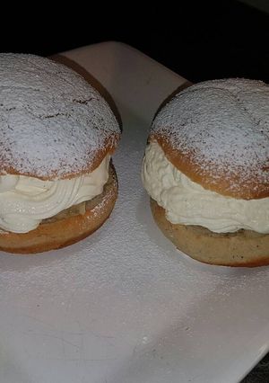 صورة لوصفة كعكة الكريمة السويدية/semlor