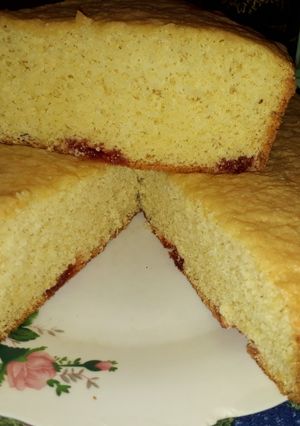 Una foto de Torta de vainilla sin batidora súper fácil!!