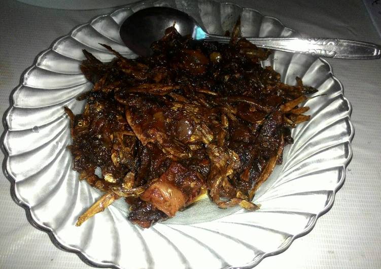 Bagaimana meracik Sambal Goreng Teri + Cumi Kering yang Bisa Manjain Lidah