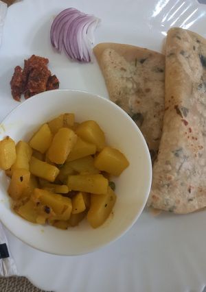 মেথির পরোটা (methi paratha recipe in Bengali) রেসিপির প্রধান ছবি