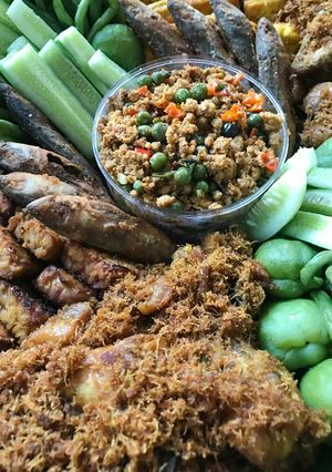 Foto resep Ayam Goreng Kelapa Parut (Lauk Pelengkap Nasi Liwet)