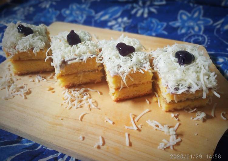 Cake potong blueberry keju