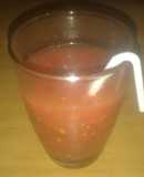 Jugo de tomate frío