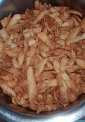 नमक पारे (namak pare recipe in Hindi) रेसिपी मुख्य फोटो