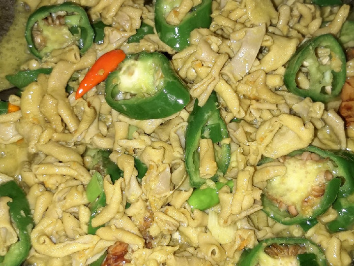 Bagaimana Menyiapkan Oseng usus ayam cabe hijau Anti Gagal
