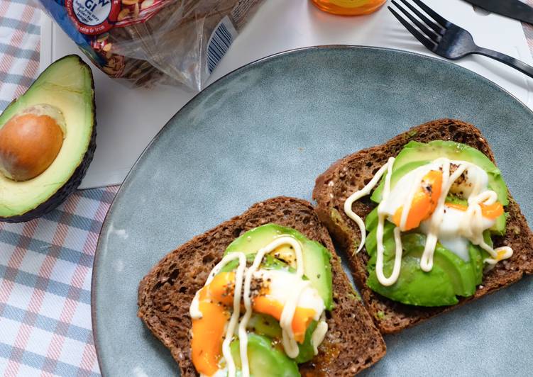 Easiest Way to Prepare Ultimate Avo and Poached Egg on Rye Bread Toast