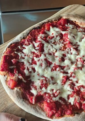 A picture of Sourdough pizza.