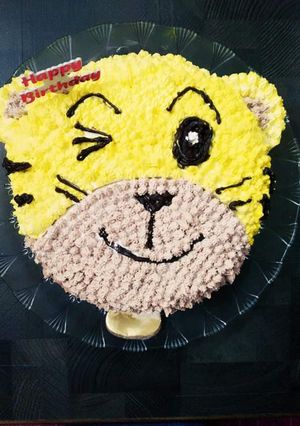 A picture of Pineapple flavour teddy cake.