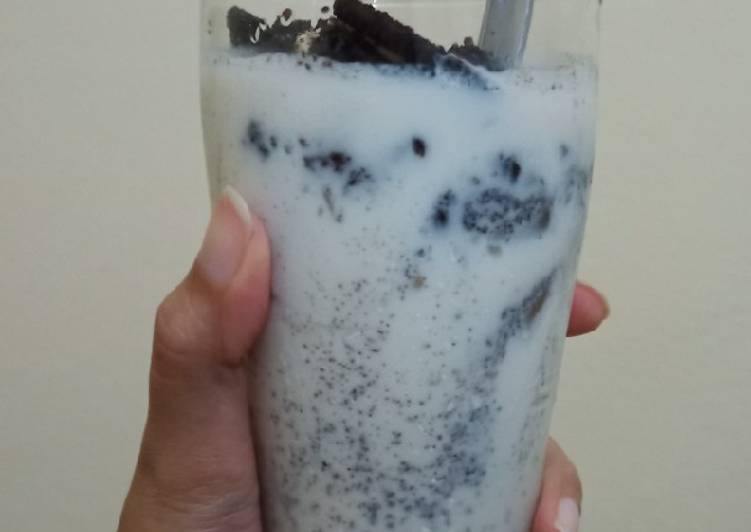 Fresh milk cookies and cream