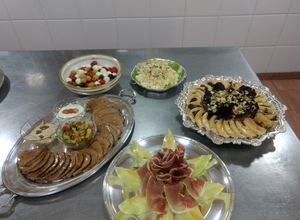 Una foto de Mesa Navideña de noche buena
