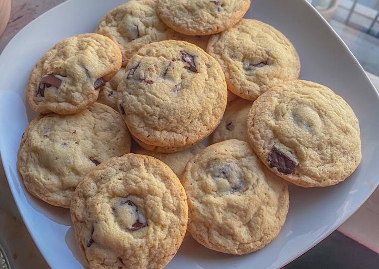 Recipe of Appetizing Dark Chocolate Chunk Cookies