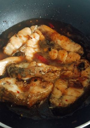 Hình của món Cá khế kho tộ.
