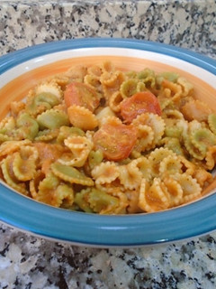 Una foto de Pasta con salsa de berenjena y ñora