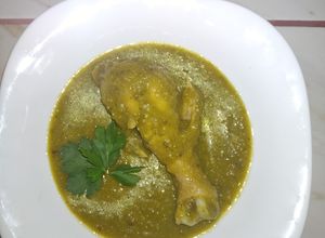 Una foto de Pollo en salsa verde