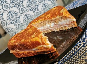 Una foto de Sándwich Monte Cristo