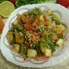 A picture of Som Tam (Thai Green Papaya Salad).