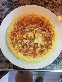 Una foto de Tortilla de patatas con cebolla