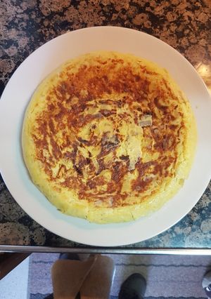 Una foto de Tortilla de patatas con cebolla