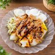 Kupat Tahu Gurih Bumbu Kacang