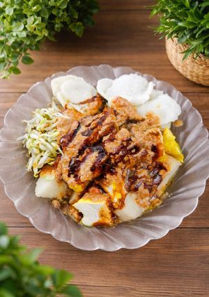 Foto resep Kupat Tahu Gurih Bumbu Kacang