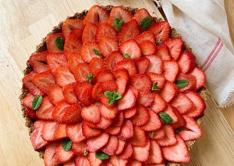 Resep Vegan strawberry vanilla kedelai tart #dairyfree #refinedsugarfree #eggless yang Lezat Sekali