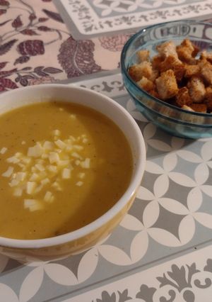 Zdjęcie przepisu Cebulowa zupa-krem.