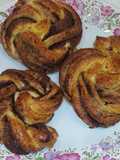 Cinnamon roll bread