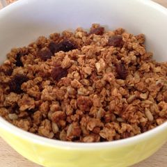 A picture of Peanut Butter Granola.