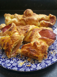A picture of Mama’s cheese and bacon wraps.