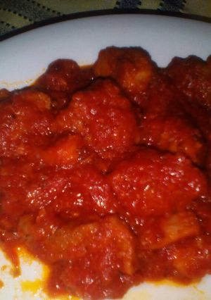 Una foto de Carne con tomate
