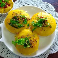 A picture of Dhokla idli.