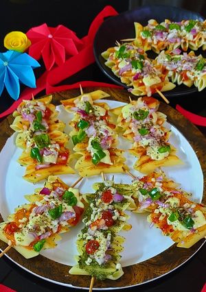 A picture of Cheesy Pasta Sticks.