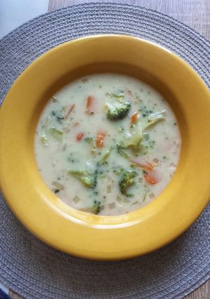 Sajtos brokkolileves🥦 recept fotója