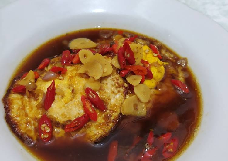 Telur masak kecap pedas