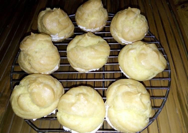 Creampuff(kue sus isi cream)
