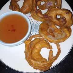 A picture of Onion Fries.