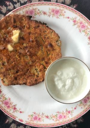 A picture of Missi Roti.