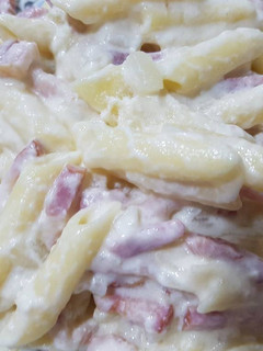 Una foto de Macarrones a Mi carbonara!!!😋🍽