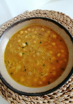 Una foto de Sopa harira vegana