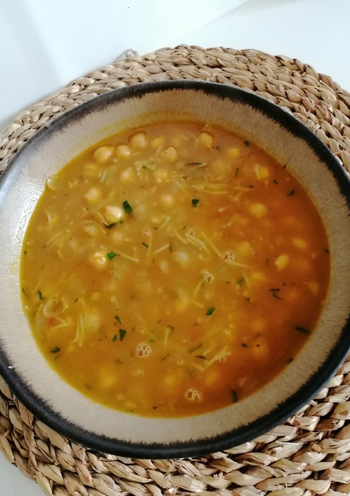 Una foto de Sopa harira vegana