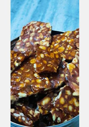 A picture of Groundnut chikki.