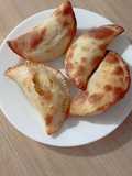 Empanadillas de carne kebab y queso rulo