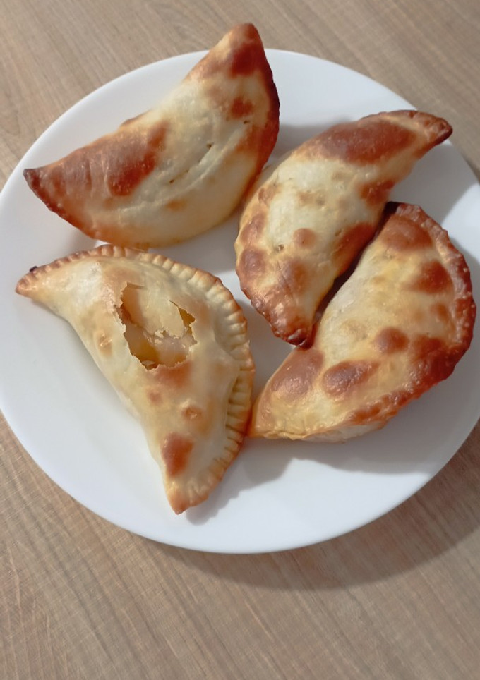 Una foto de Empanadillas de carne kebab y queso rulo